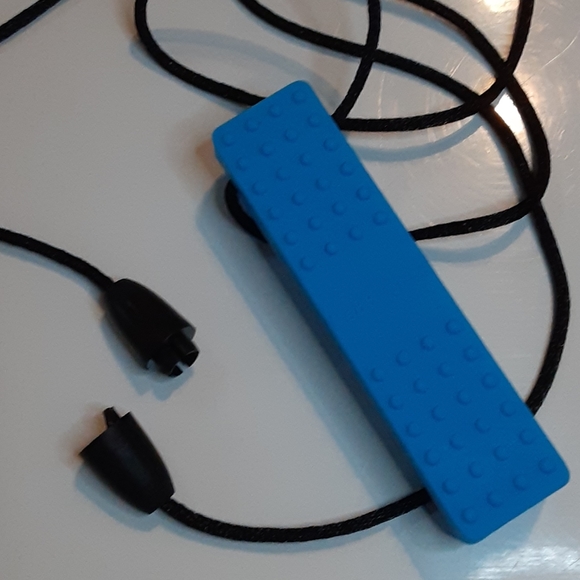 2\$20 Lego shaped sensory chew necklaces for kids - Picture 4 of 5